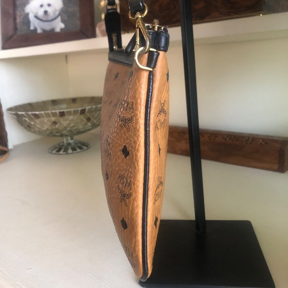 MCM Authentic Zip Pouch Viesto Wristlet In Cognac - Picture 6 of 13